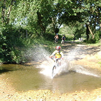 Circuit VTT-VTC n°2 (bleu) - De la base La Plaine Tonique à Étrez - MONTREVEL-EN-BRESSE