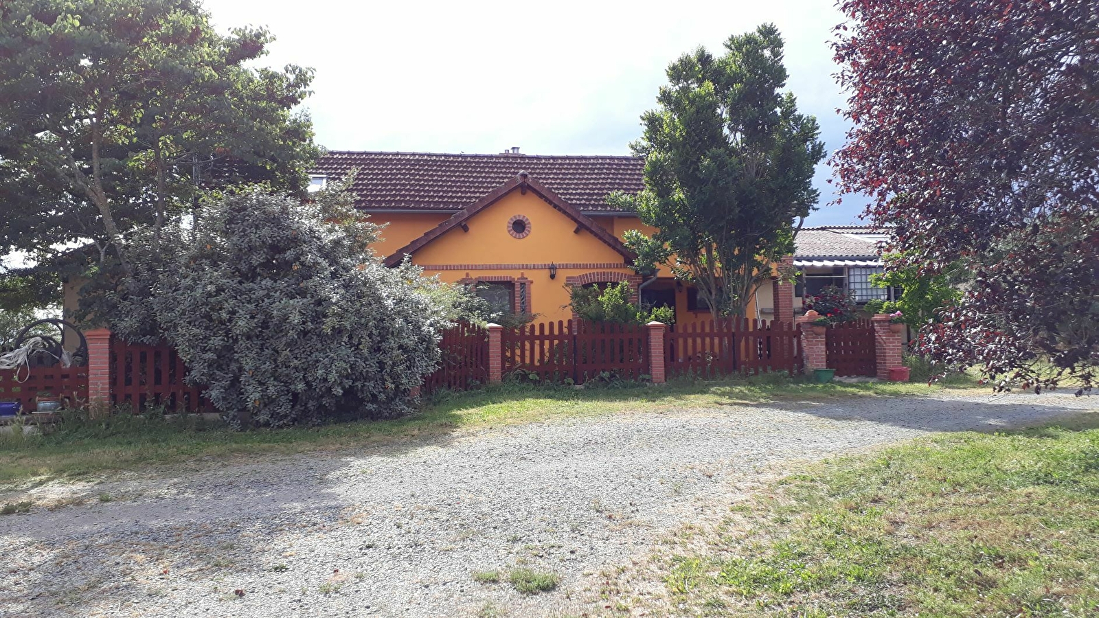 EURL DE CHEVAGNY, RENGGLI Monika - Maison Luc