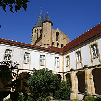 Jardin du Cloître - PARAY-LE-MONIAL