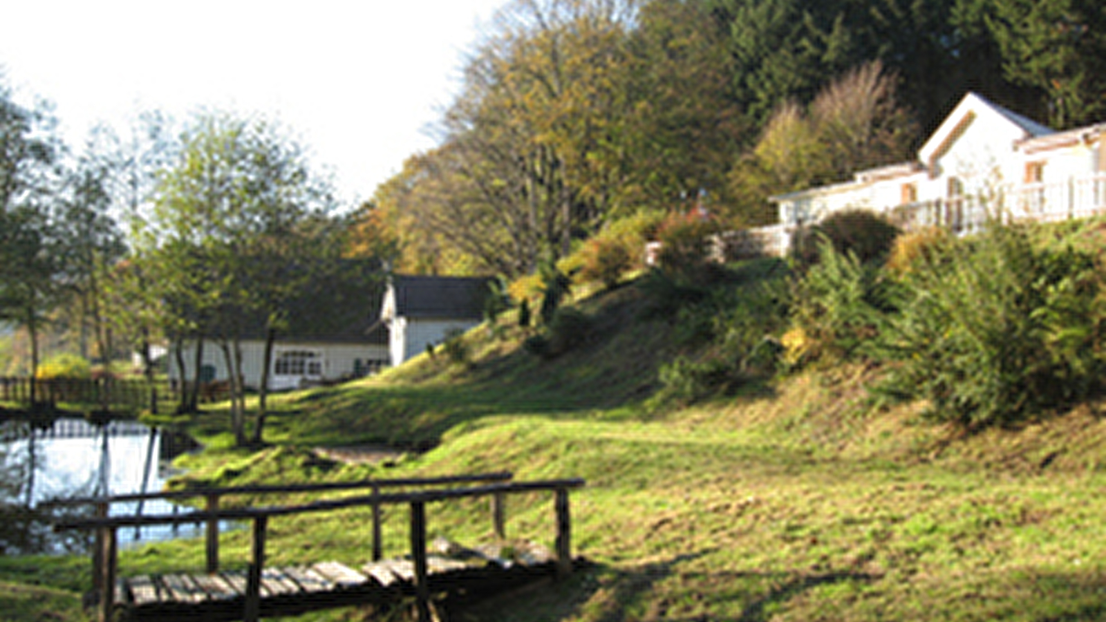 Centre d'accueil et d'hebergement - la source du tampa