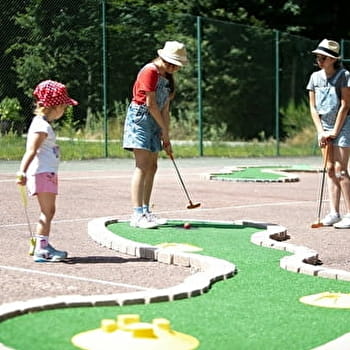 Camping du Bois Guillaume - VILLENEUVE-LES-GENETS