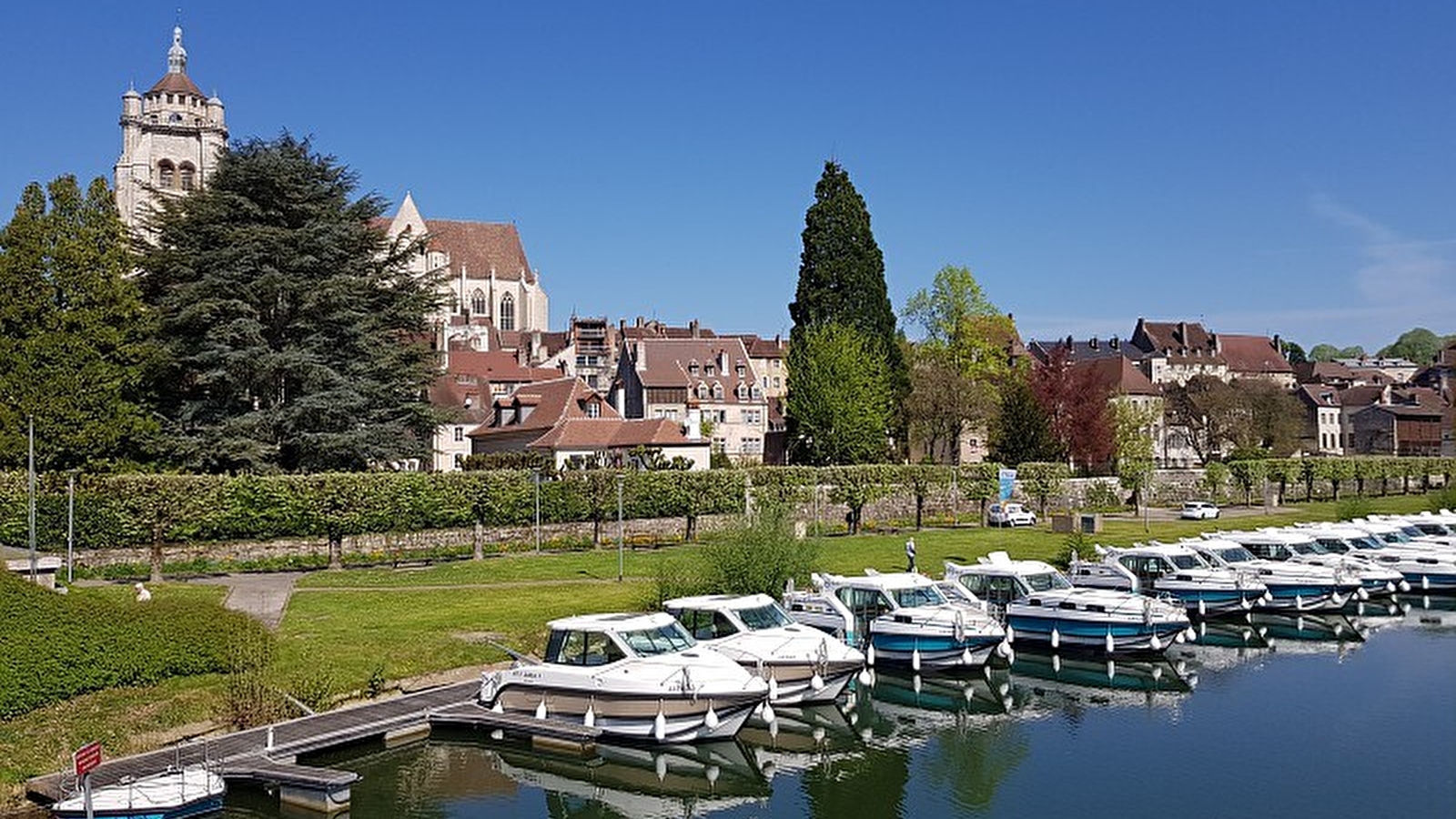 Escapade gastronomique autour de Dole à bord d'une péniche de luxe