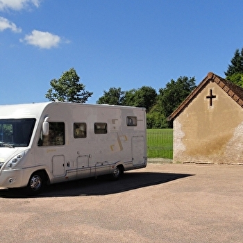 Aire de Camping-Car - PRESSY-SOUS-DONDIN