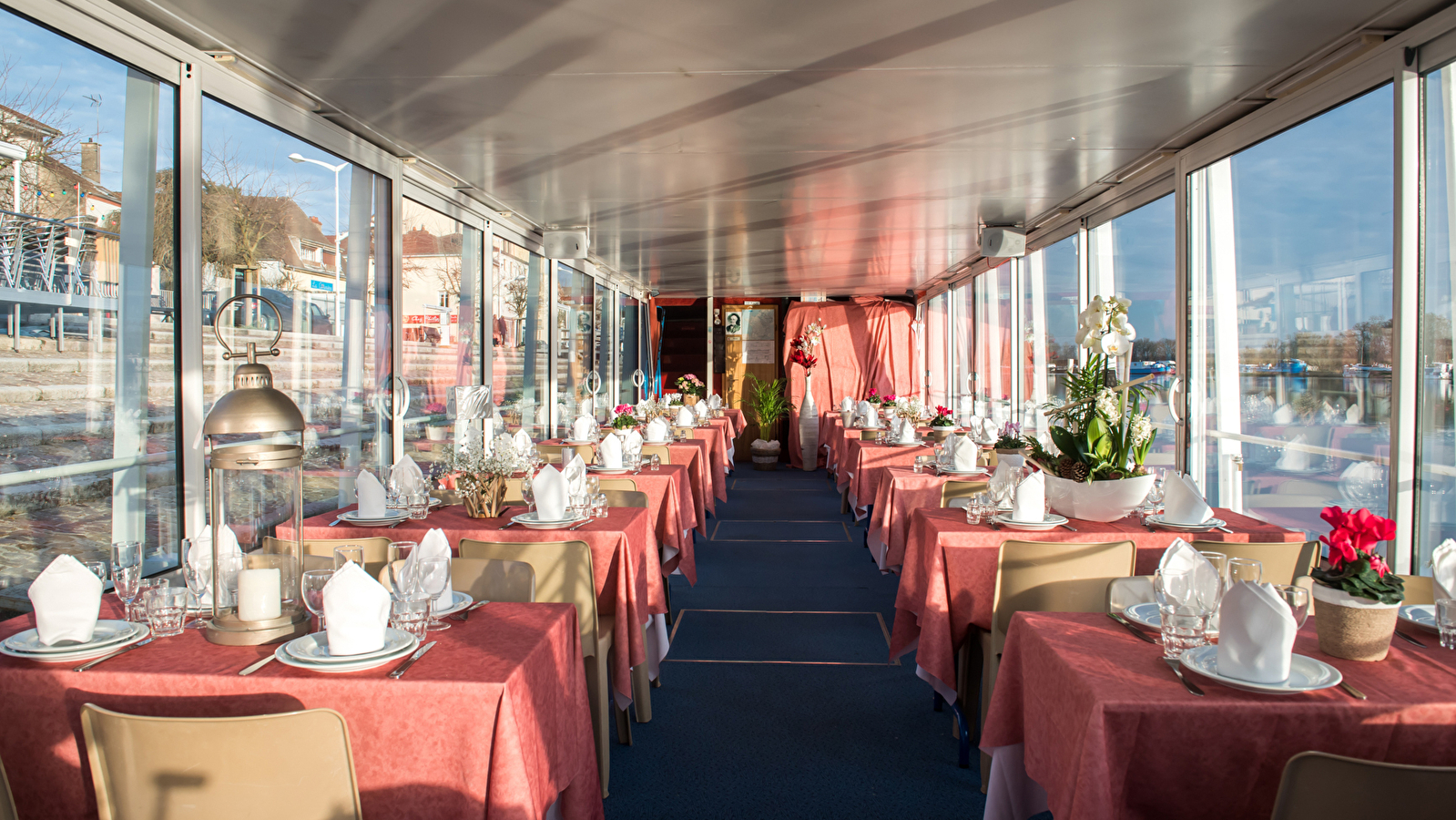 Restaurant du bateau promenades Vagabondo